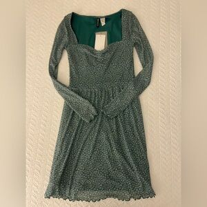 H&M Divided XS Green Long Sleeve Dress